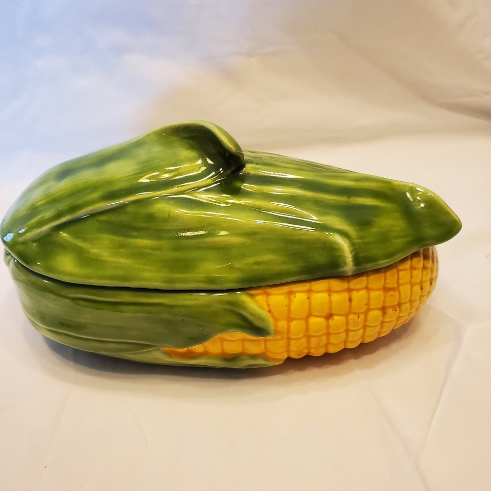 Shawnee Pottery Corn King Vintage 1-1/2  Quart Covered Baking Dish #74